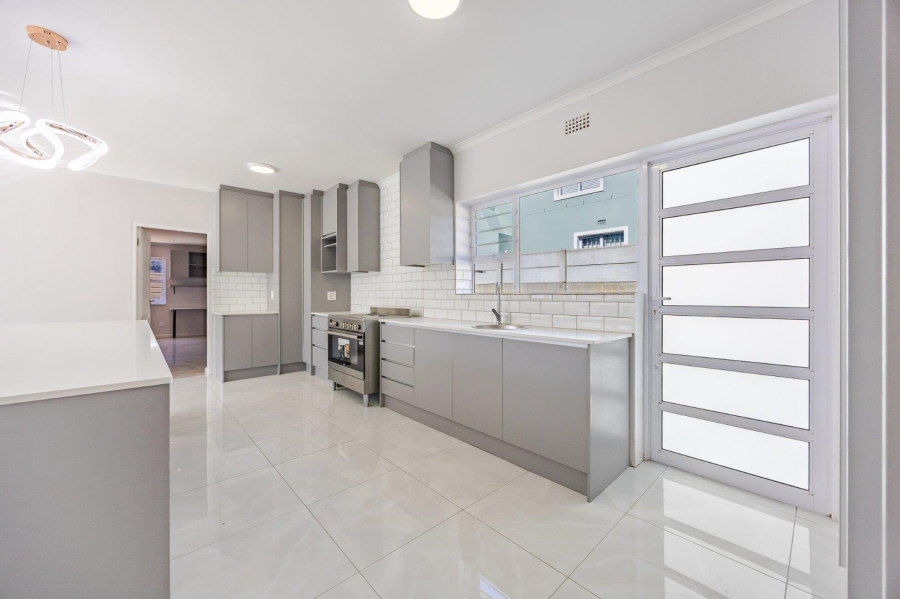 4 Bedroom Property for Sale in Zeekoevlei Western Cape